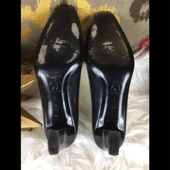 ST JOHN 🎉HP🎉Made in 🇮🇹 Classic Two Toned Heel - Picture 6 of 8